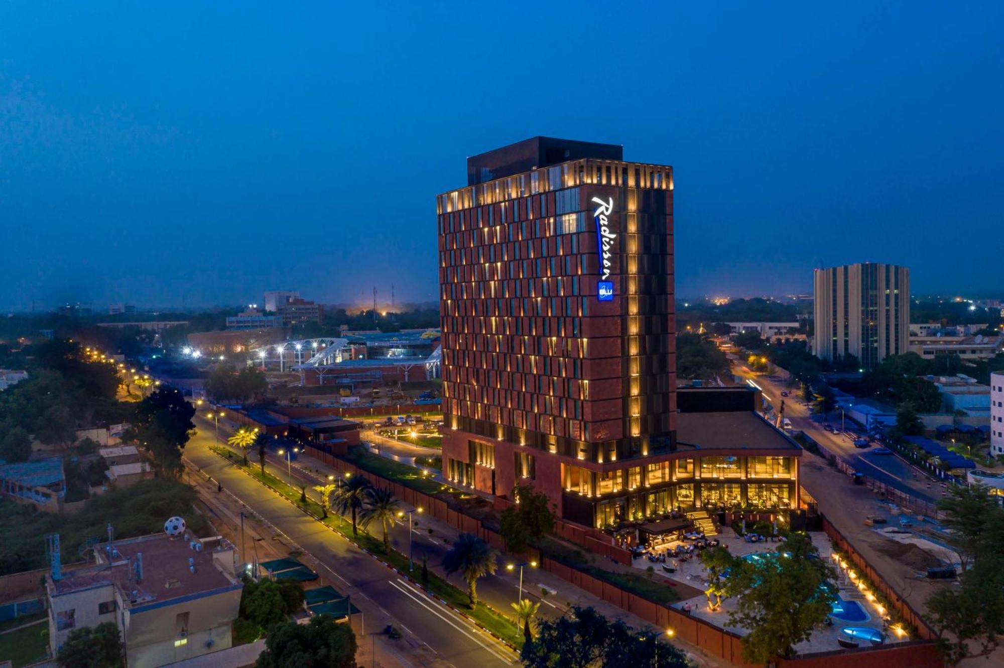 Radisson Blu Hotel & Conference Center, 尼亚美 外观 照片
